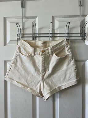 Universal Thread Cream High-Rise Denim Shorts